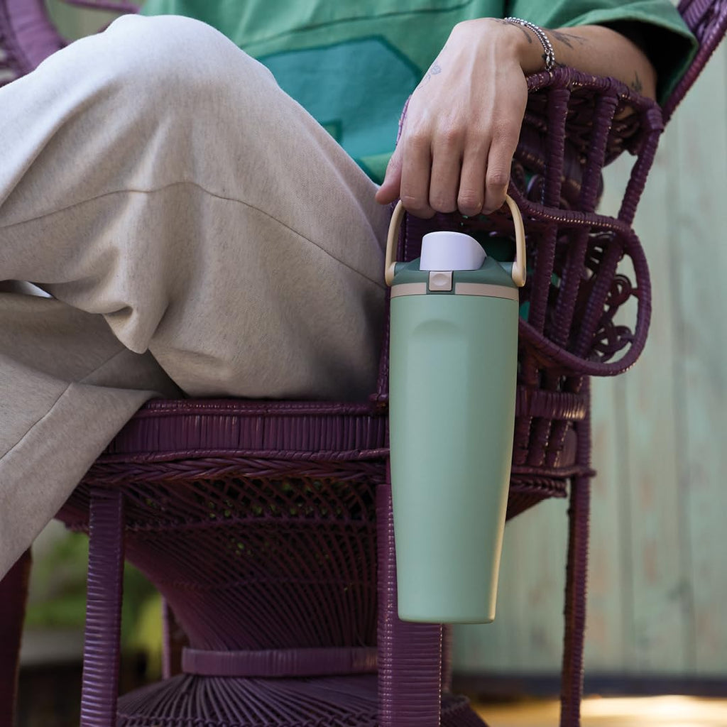 Owala FreeSip Sway Insulated Stainless Steel Water Bottle with Two-Way Spout, Built-In Straw and Bucket Handle, Made for Travel, School, and Sports, 30oz, BPA Free, Leak Proof, Putting Green