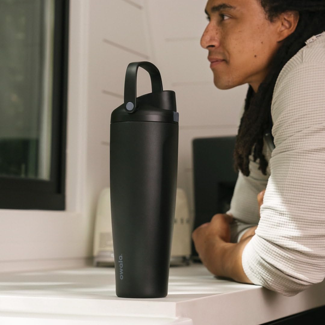 Owala FreeSip Sway Insulated Stainless Steel Water Bottle with Two-Way Spout, Built-In Straw and Bucket Handle, Made for Travel, School, and Sports, 30oz, BPA Free, Leak Proof, Putting Green