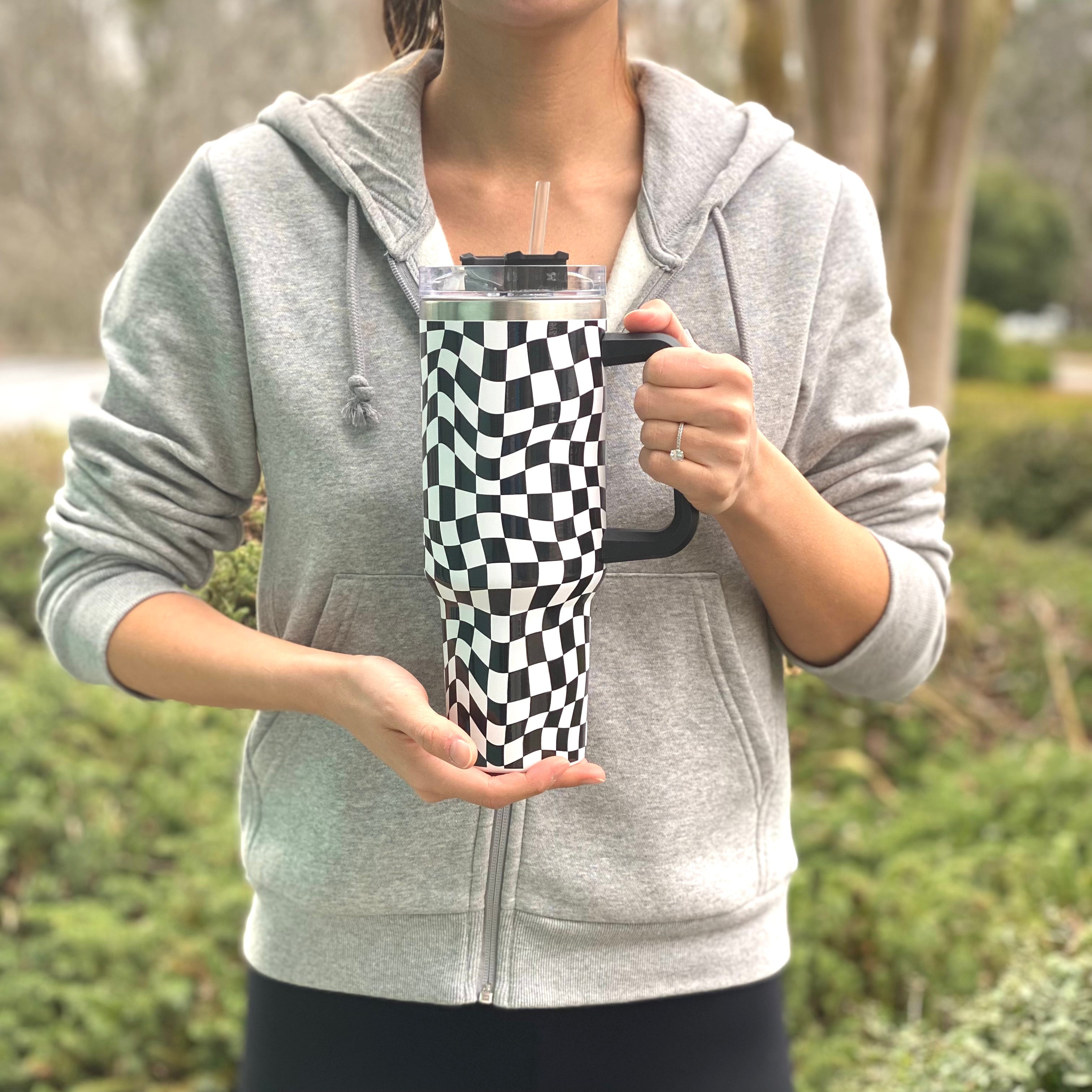Stylish Checker 40oz Water Cup with Handle & Straw | Pink & Black